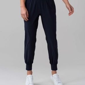 Lululemon sunsetter jogger size 4 in midnight navy